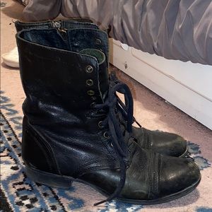 USED Steve Madden Troopa Combat Boots